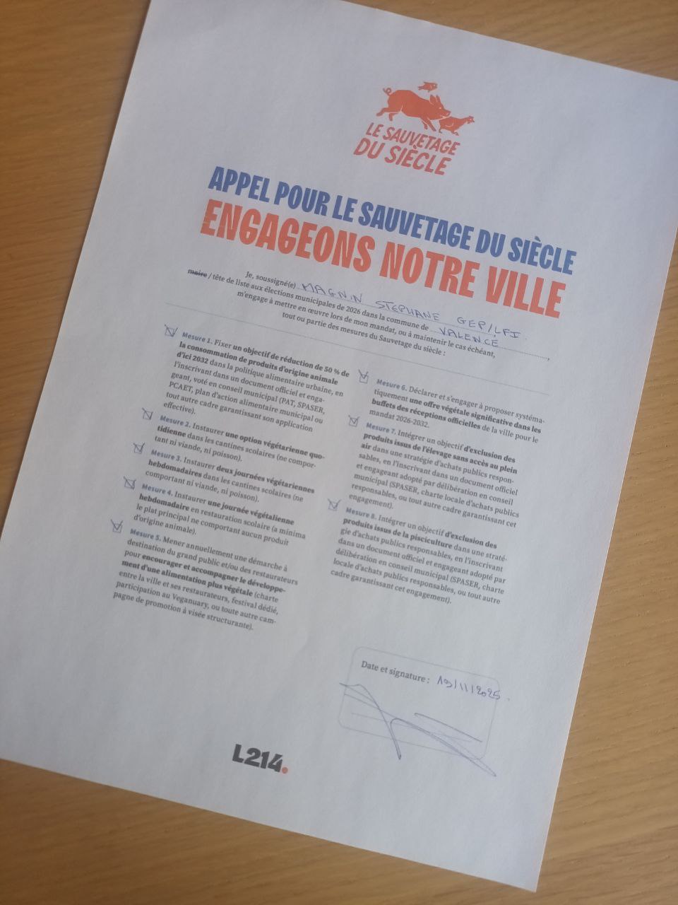 Signature de la charte municipale L214